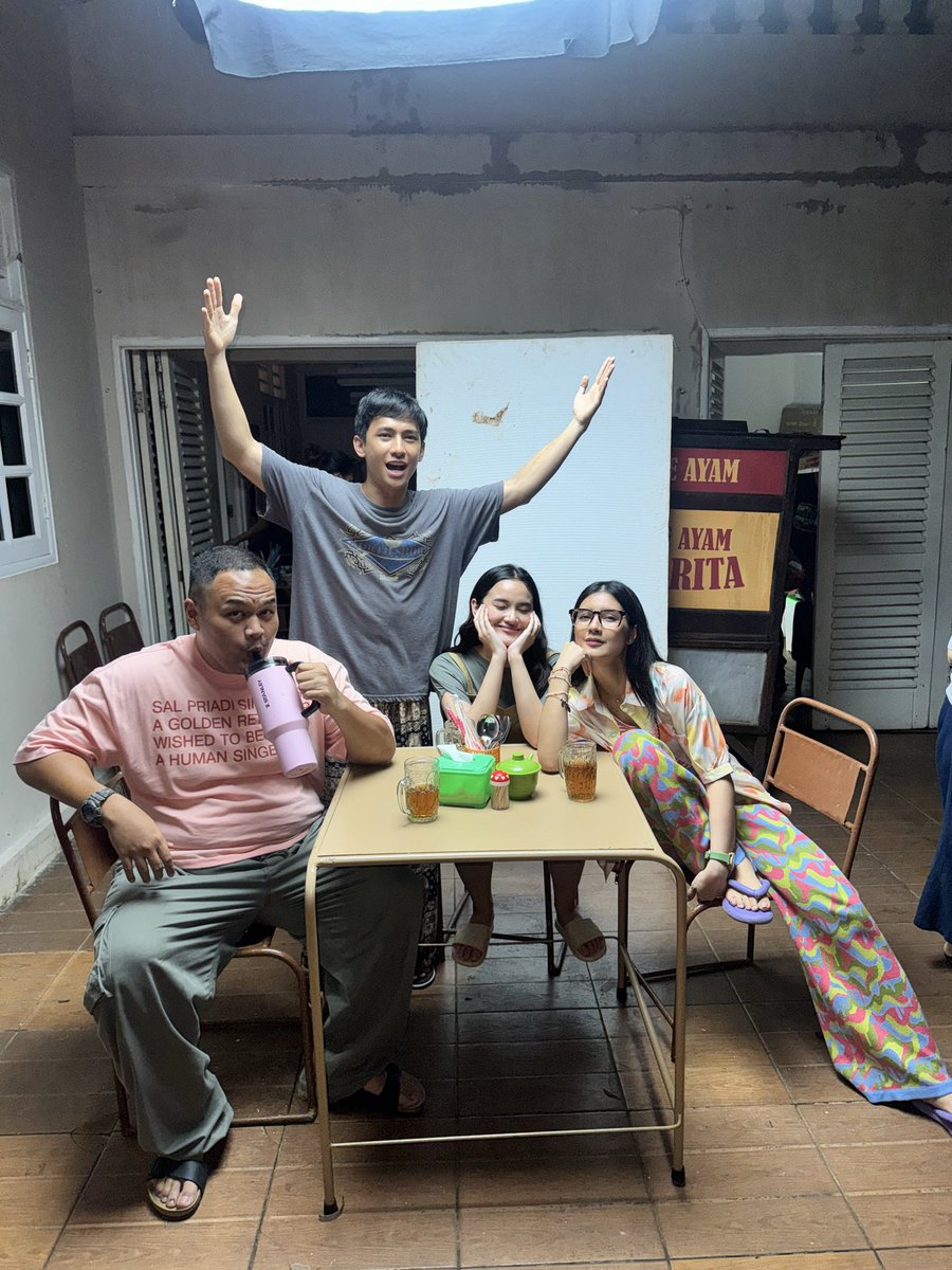 Adzana Ashel tweet media