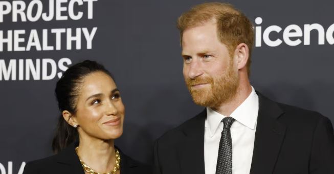 Mirror Royal tweet media