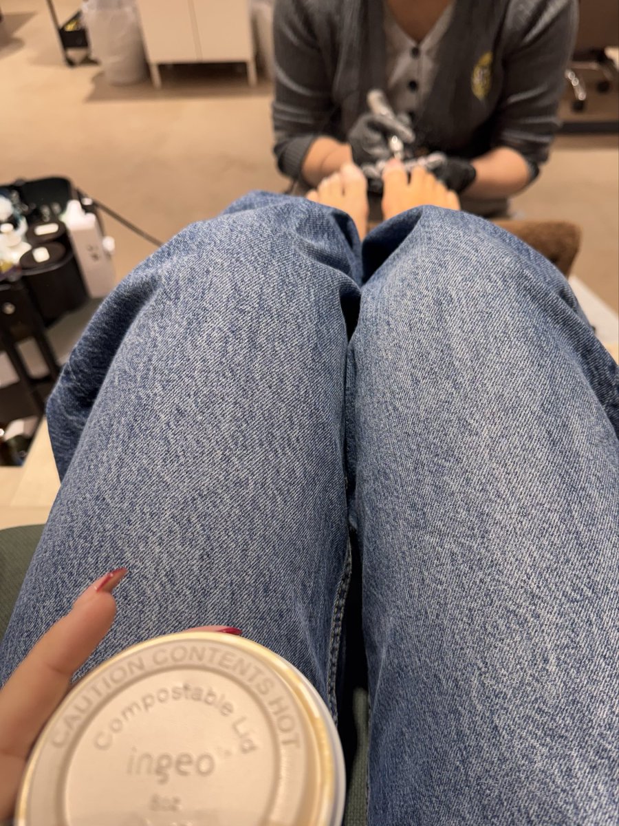 PrincessLana666's tweet photo. Fresh pedicure, perfect toes, and you’re going to pay for it.
Consider this your chance to be useful.
Tributes open.

#findom #feet #footfetish #prettyfeet #paypig #tribute #feetpics #pedicure #fetishtwitter https://t.co/dHb45JRxj3