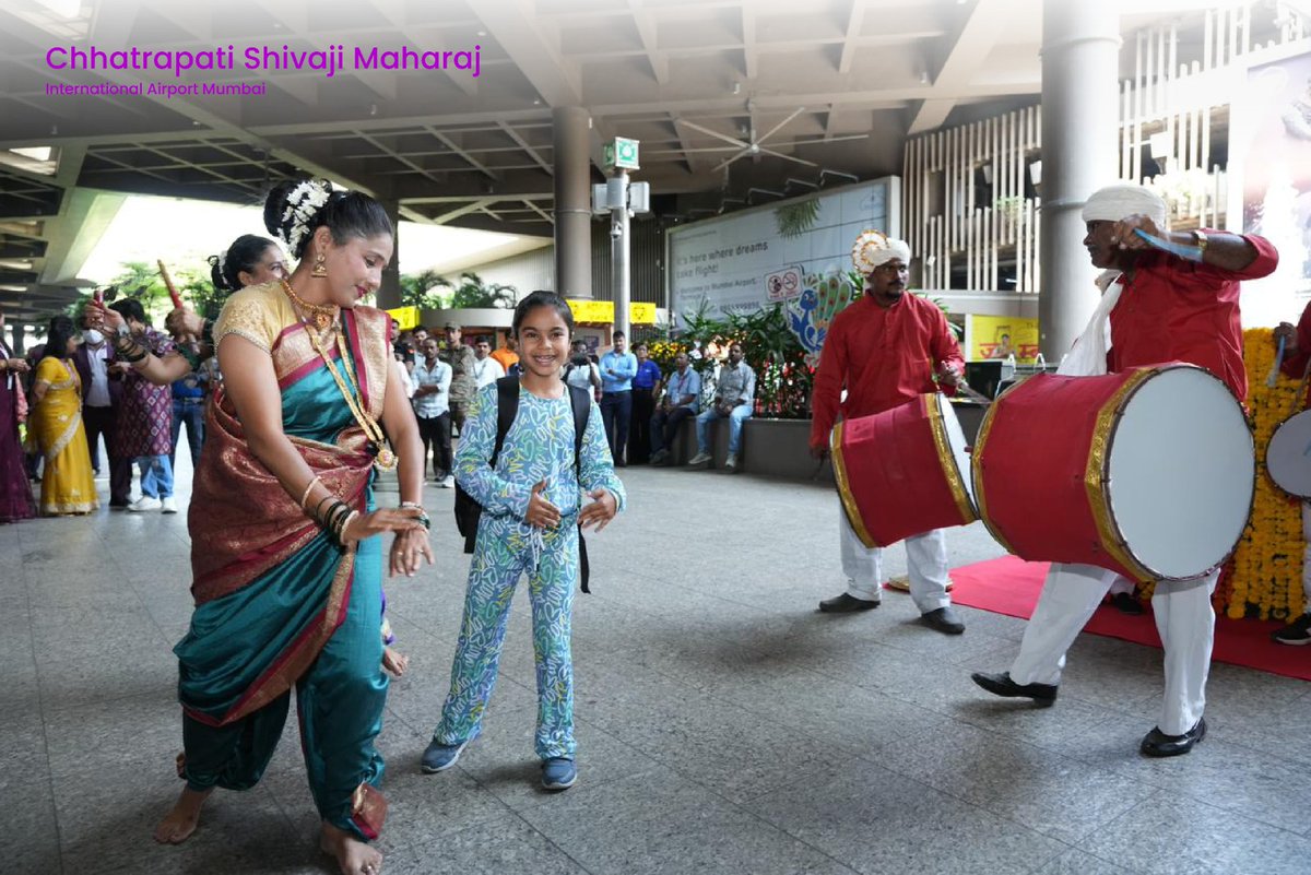 Mumbai Airport tweet media