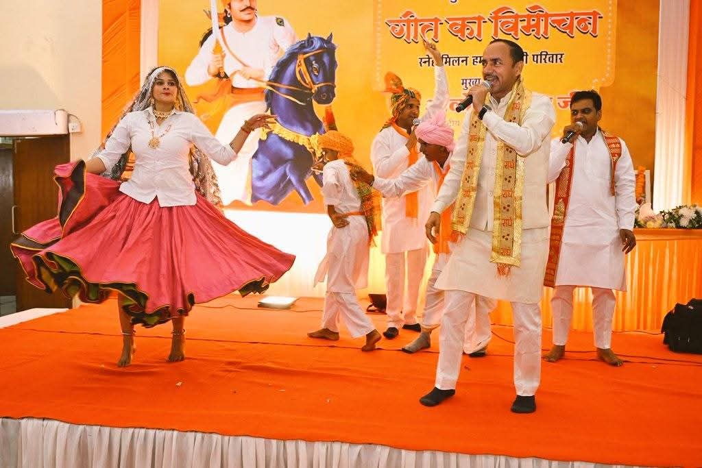 SatendraBarua's tweet photo. #दिल्ली में हिन्दू धर्म रक्षक, महाबलिदानी #वीर_गोकुलाजाट पर निर्मित शौर्य गीत विमोचन व स्नेह मिलन के भव्य आयोजन के लिए संयोजक सांसद श्री #राजकुमार_चाहर जी राष्ट्रीय अध्यक्ष भाजपा किसान मोर्चा का हार्दिक अभिनन्दन ।।
@Rajkumarchahar9 https://t.co/hKDV4aBhUR