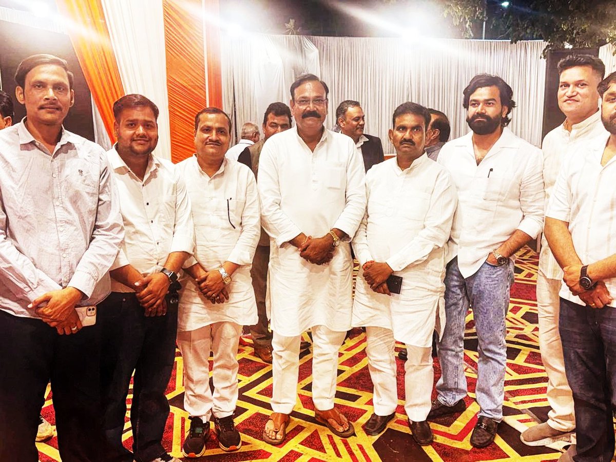 SatendraBarua's tweet photo. #दिल्ली में हिन्दू धर्म रक्षक, महाबलिदानी #वीर_गोकुलाजाट पर निर्मित शौर्य गीत विमोचन व स्नेह मिलन के भव्य आयोजन के लिए संयोजक सांसद श्री #राजकुमार_चाहर जी राष्ट्रीय अध्यक्ष भाजपा किसान मोर्चा का हार्दिक अभिनन्दन ।।
@Rajkumarchahar9 https://t.co/hKDV4aBhUR