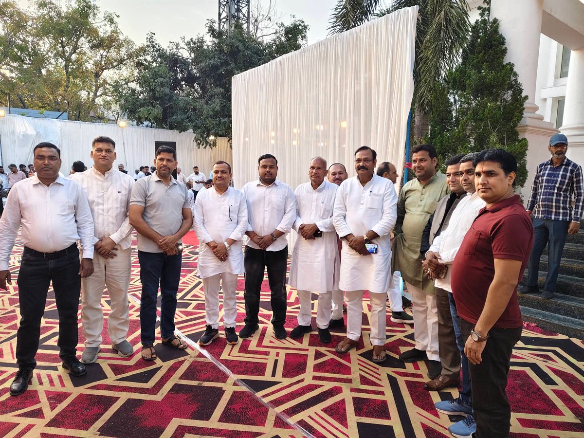 SatendraBarua's tweet photo. #दिल्ली में हिन्दू धर्म रक्षक, महाबलिदानी #वीर_गोकुलाजाट पर निर्मित शौर्य गीत विमोचन व स्नेह मिलन के भव्य आयोजन के लिए संयोजक सांसद श्री #राजकुमार_चाहर जी राष्ट्रीय अध्यक्ष भाजपा किसान मोर्चा का हार्दिक अभिनन्दन ।।
@Rajkumarchahar9 https://t.co/hKDV4aBhUR