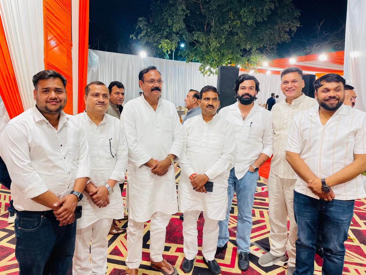 SatendraBarua's tweet photo. #दिल्ली में हिन्दू धर्म रक्षक, महाबलिदानी #वीर_गोकुलाजाट पर निर्मित शौर्य गीत विमोचन व स्नेह मिलन के भव्य आयोजन के लिए संयोजक सांसद श्री #राजकुमार_चाहर जी राष्ट्रीय अध्यक्ष भाजपा किसान मोर्चा का हार्दिक अभिनन्दन ।।
@Rajkumarchahar9 https://t.co/hKDV4aBhUR