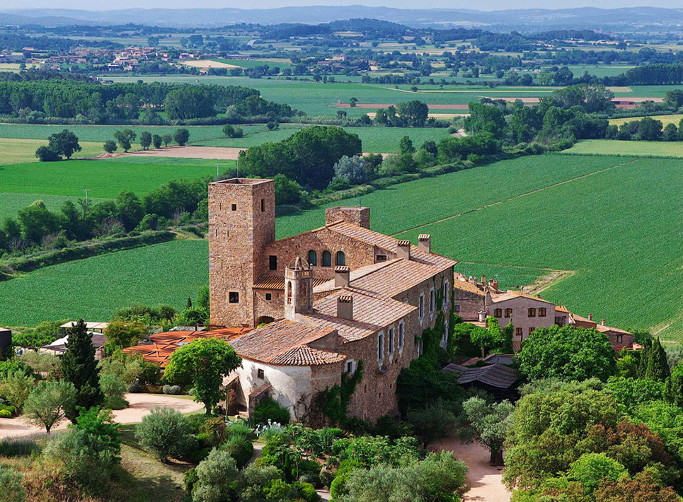 armengol1714's tweet image. Quant visitem l'Empordà, no oblidem visitar Castell d'Empordà, un indret que ens convida a la immissió històrica amb els Margarit potent familia un dels membres acompanyà a Cristòfol Colom al descobriment d'Amèrica.  #Empordà #Margarit Patrimoni preciós.
 @cuarda29 @lotemplat