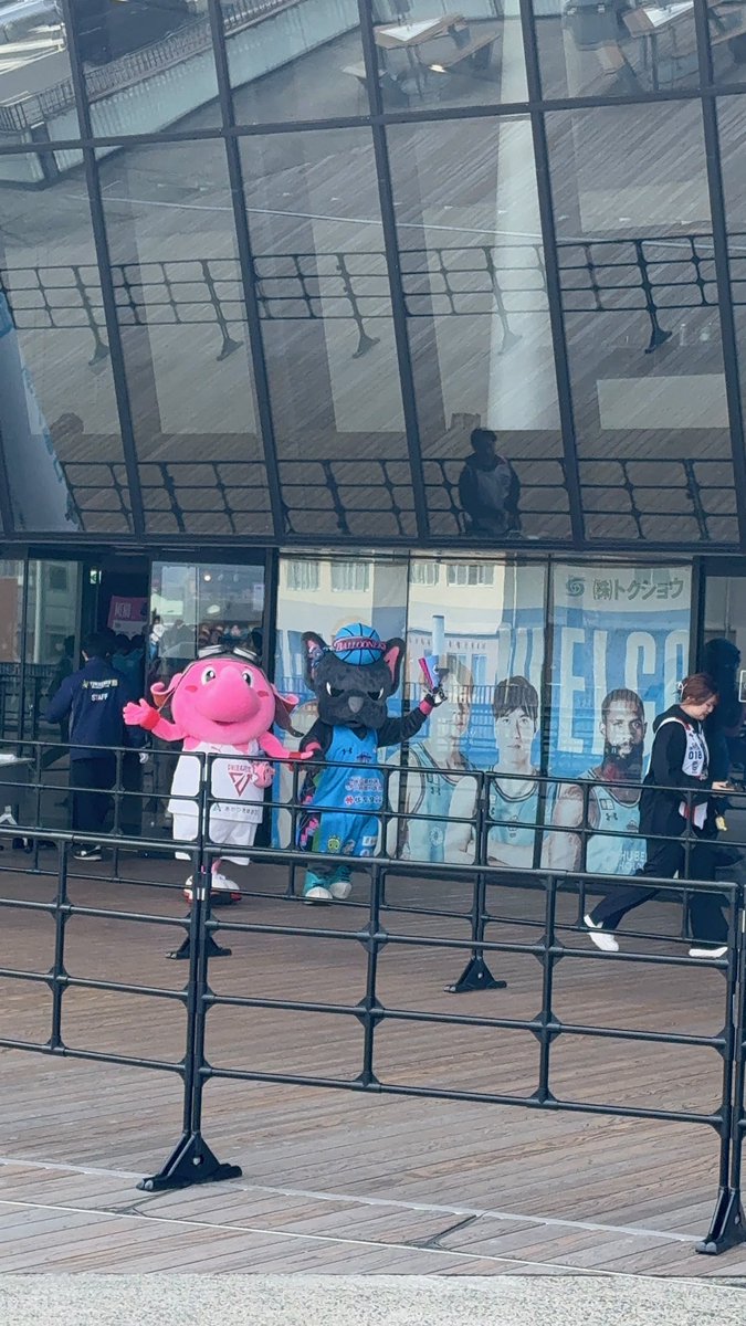ak0307io's tweet photo. 今年もマスコットオブザイヤー👏

バルたんのいいところ🐶
・ホームだけなくアウェイのビジターでも仲良し接してくれること！
・ダンスのキレがしっかりできていること！

今年こそ10位以内ではなく、1位になれるように一票をお願いします！🙇‍♂️

#バルたん #マスコットオブザイヤー https://t.co/w5xPslii4W