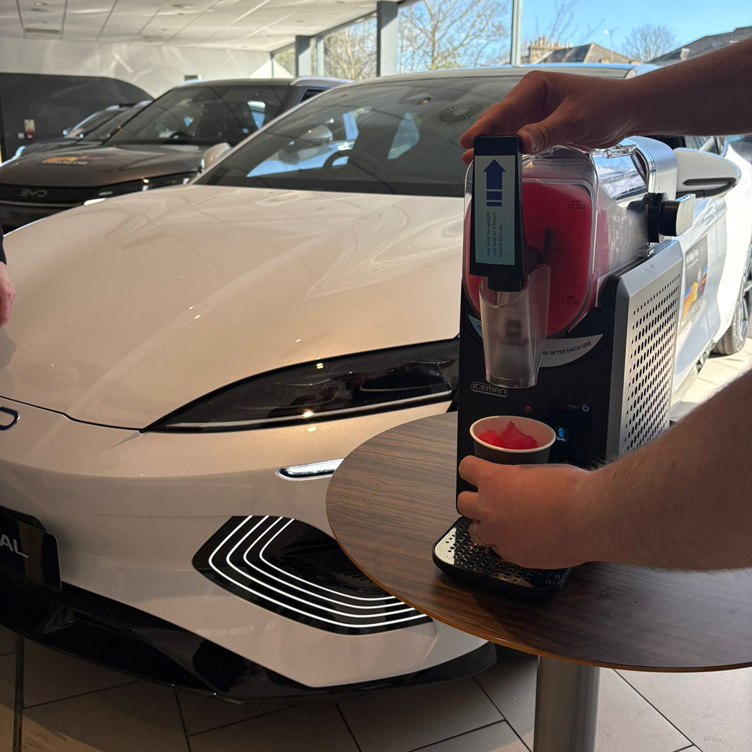 WJKingGroup's tweet photo. Still buzzing in the showroom! 🚗⚡

Plenty of weekend left — come see our BYD V2L tech in action &amp; grab a free slushy 🍹

Order a new BYD before 23rd March: ✅ FREE First Service ✅ £100 Charging Credit

T&amp;Cs apply. #WJKingBYD #SpringSalesEvent #Bromley #Gravesend https://t.co/o6j6p2brDD