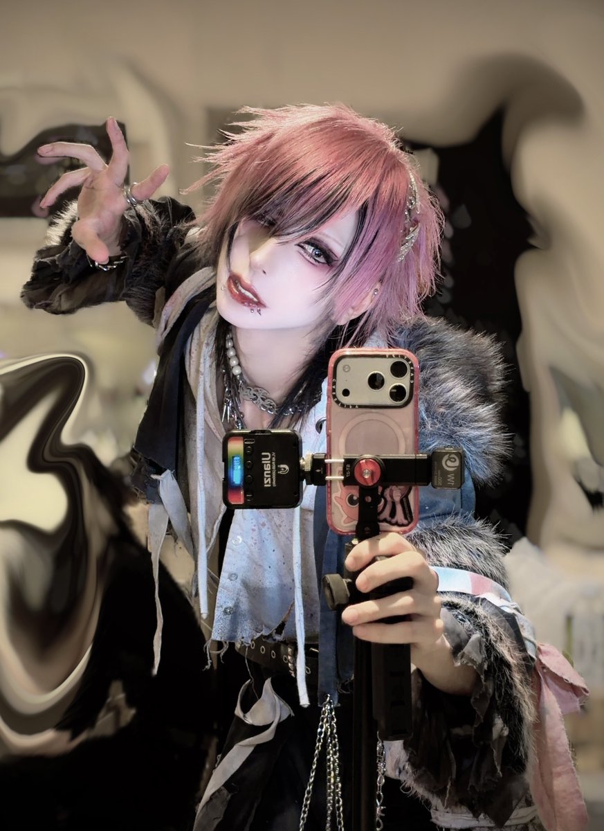 doku_suu's tweet photo. 狂い咲け https://t.co/byE7HZGYp2