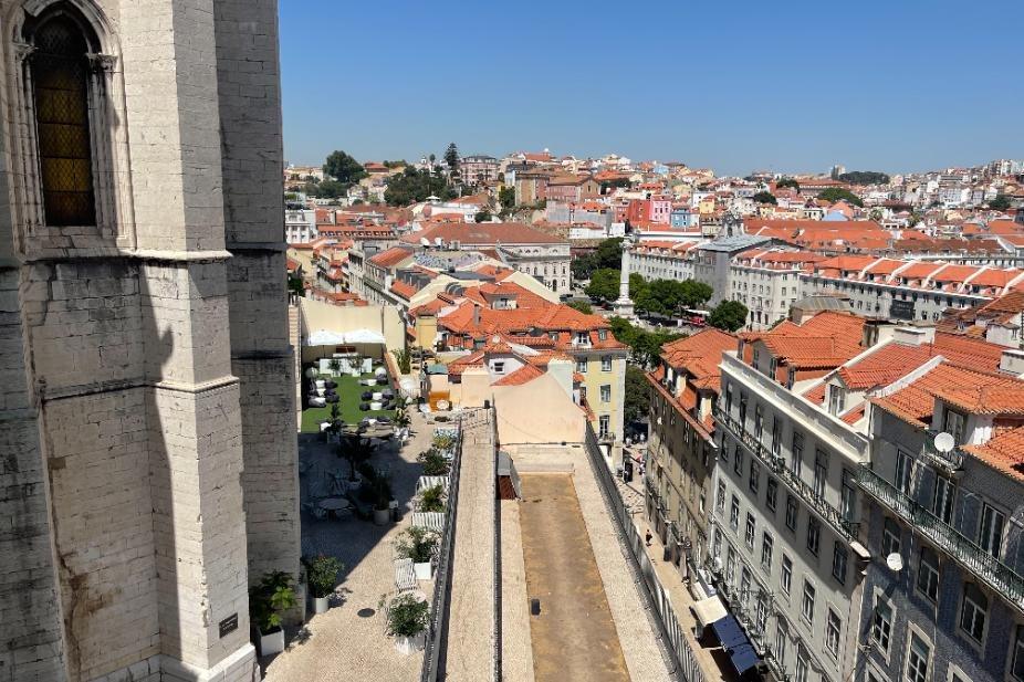alentejo_1970's tweet image. Chiado sits right at the heart of #Lisbon and is both a cultural and shopping hotspot. This district has been around since Roman times but it made its mark in the 18th and 19th centuries and you’ll easily be able to sense the elegant charm from those times while exploring Chiado.