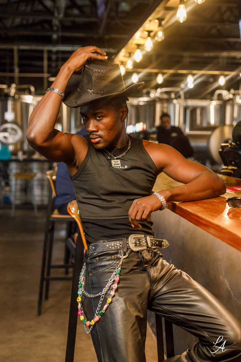 ᴇꜱꜱ ᴛʜᴇᴇ ʟᴇɢᴇɴᴅ 🍷 tweet media