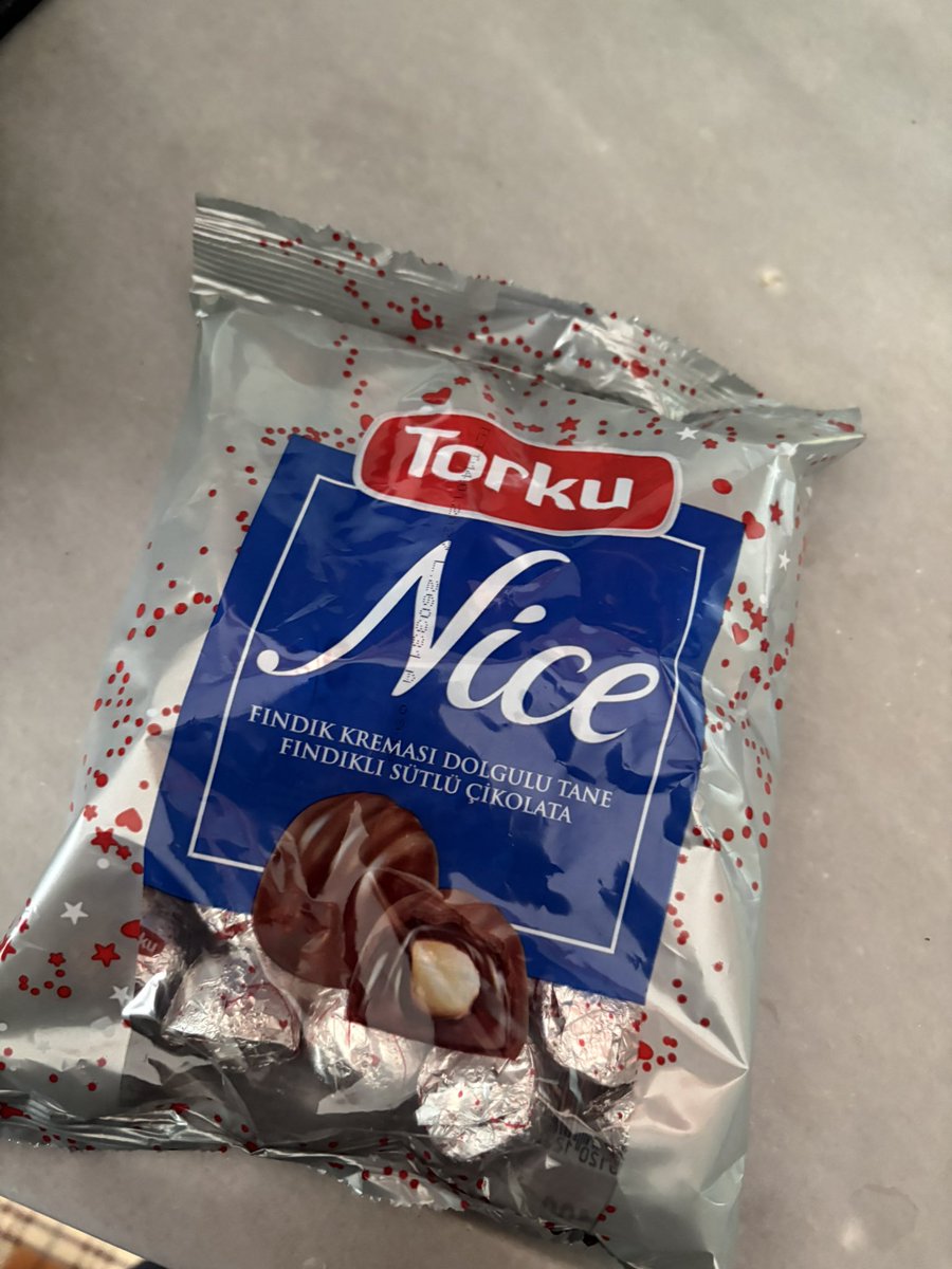 toramannn5's tweet photo. hanımdan korkumuza bayramda ece yerine bu çikolatayı tercih ediyoruz https://t.co/XHC1zggvAB