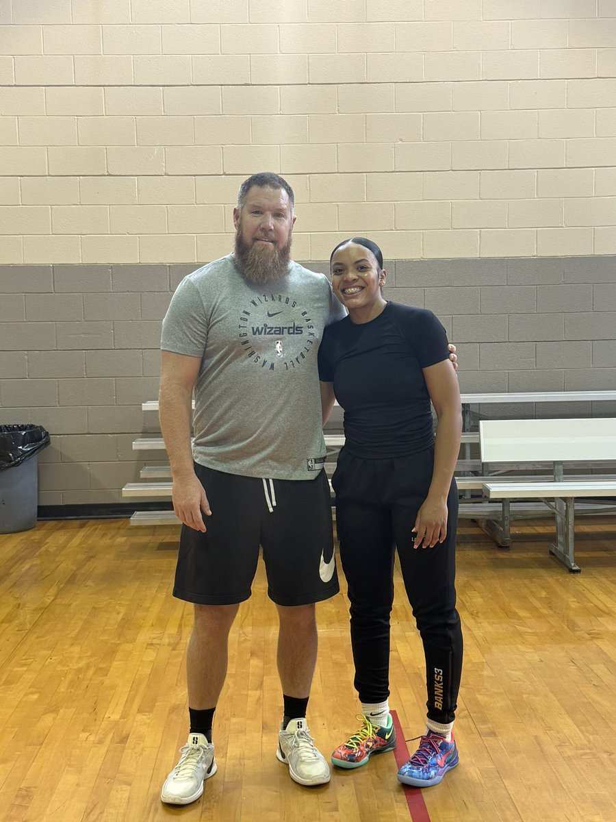 Coach Kam (Kamaren Banks) tweet media