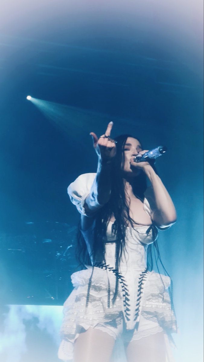 poppy in milan 🖕🏼