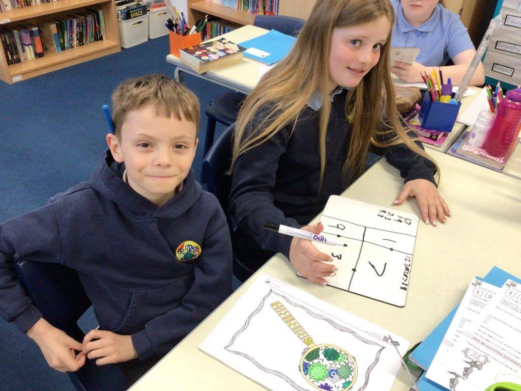 Year5_RCPS's tweet photo. Year 5 demonstrated amazing problem solving skills in Maths and were able to find many solutions to our decimal problem! 
@RodbourneCheney https://t.co/2qEY4pQi9h
