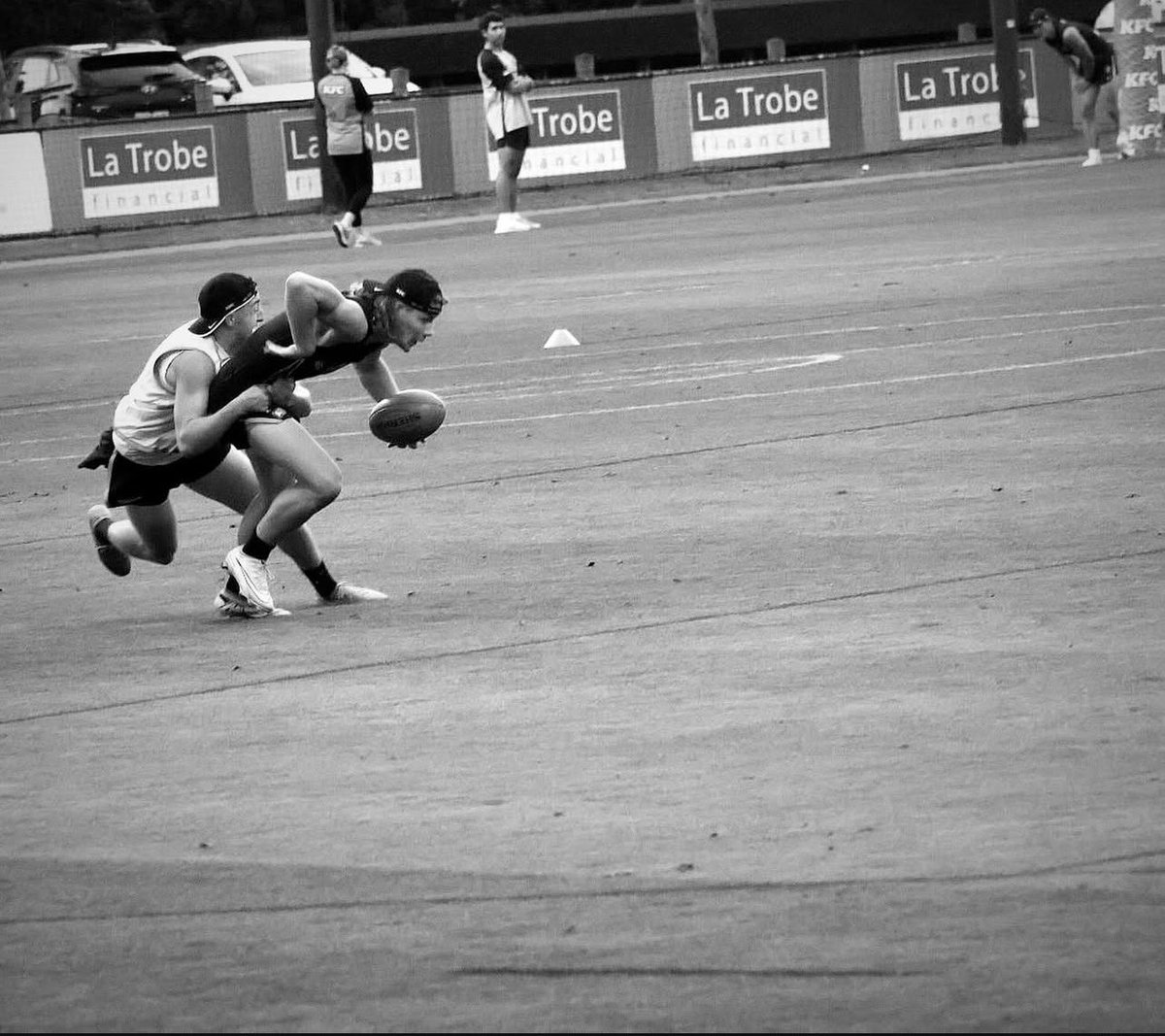 Jen 🖤🤍 tweet media