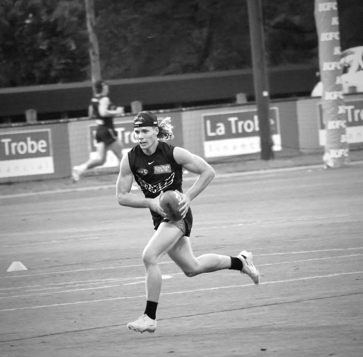 Jen 🖤🤍 tweet media