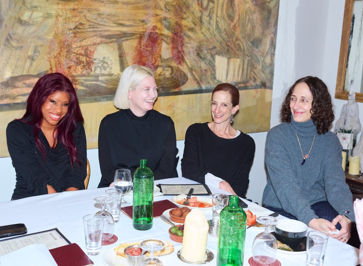 thatadult tweet media