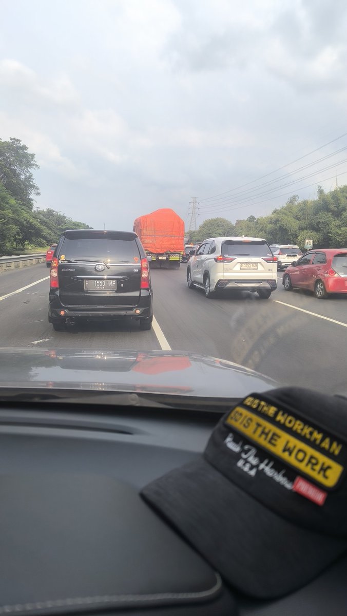 erztabit's tweet photo. Yang mau ke Bandung coba jalur yg direkomendasikan di thread deh, sy dr jatiasih masuk ke cipendawa arah mm2100, cikarang mall lippo, arah deltamas terus keluara karawang barat. 
Terbebas dr kemacetan cikampek dan MbZ. Alhamdulillah
Sampai bdg 5 jam https://t.co/61VqgNMJYU