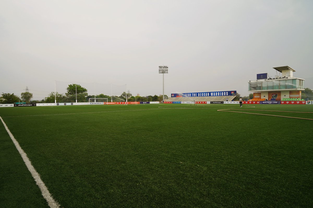 IndFtblLeague's tweet photo. #StarCementIFL 🏆 action for the first time at the Deccan Arena tonight 🏟️ between @sreenidideccan and @Namdhari_sports ⚔️

📺 @ddsportschannel &amp; @SonySportsNetwk
💻 @WAVES_OTT &amp; @SonyLIV

#IndianFootballLeague #IndianFootball ⚽ #SDECNAM https://t.co/ydwYnuVJeD