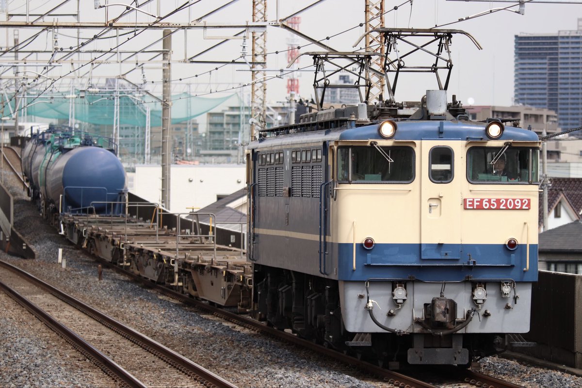 067jMwvs's tweet photo. 3/19
試9822M mue train 中央本線内試運転
8764レ　EF65 2092+コキ+タキ https://t.co/UG57kIPRQY