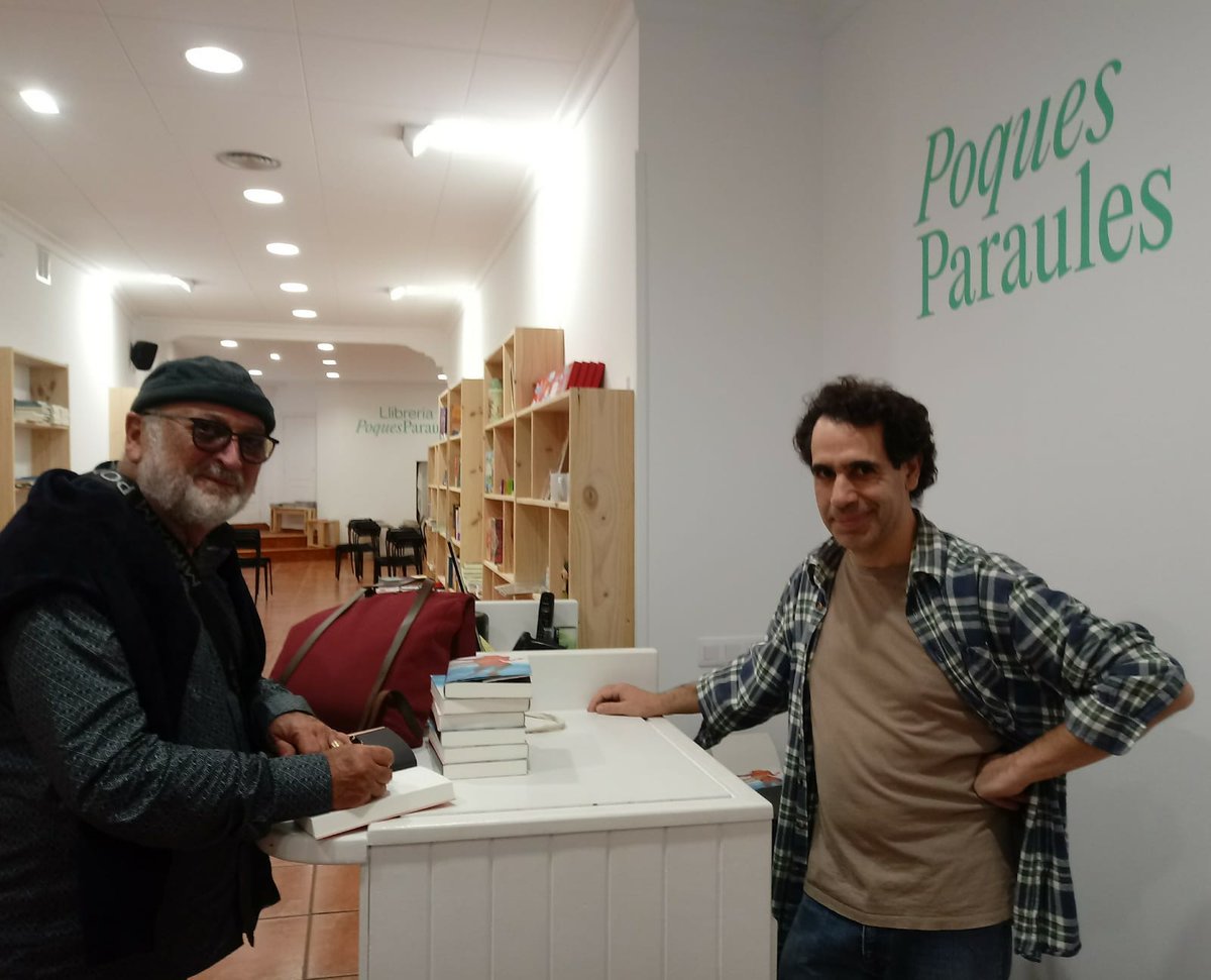 Llibreria Poques Paraules tweet media