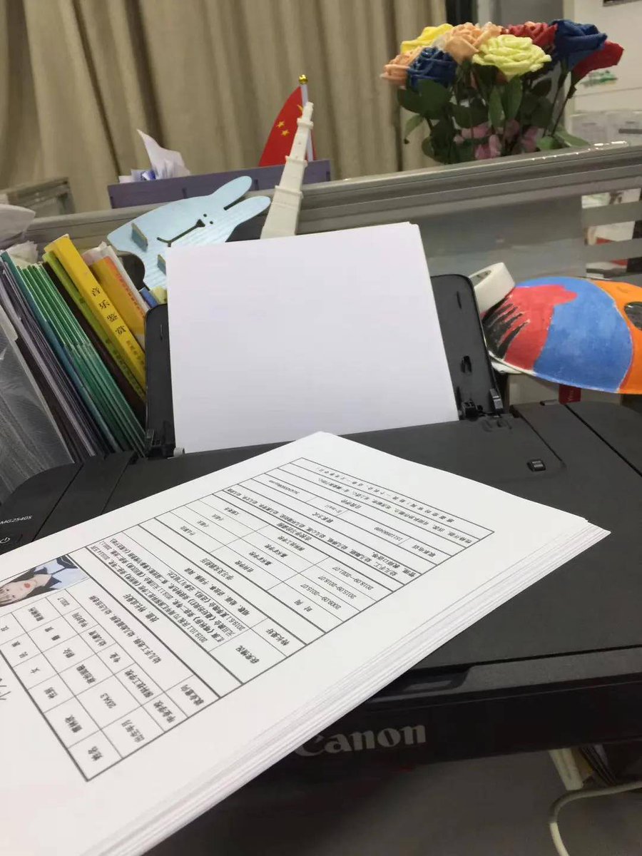 Victoria DeSanctis tweet media