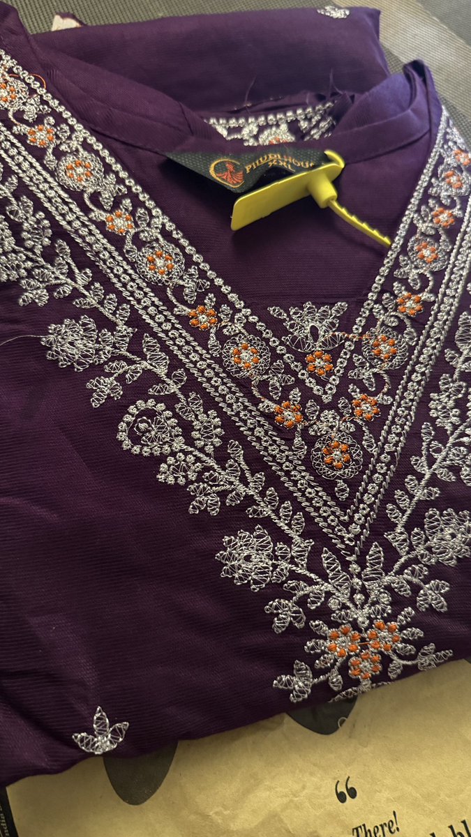 AtanshuGoyal's tweet photo. @myntra disappointed.Ordered a Krysal suit for my mother, but received a product with a different brand tag. Raised a return request with all tags and seals intact, yet it was rejected claiming “correct item delivered.” No resolution for 3 days now. #fraud #scam https://t.co/aTLYMMahMp