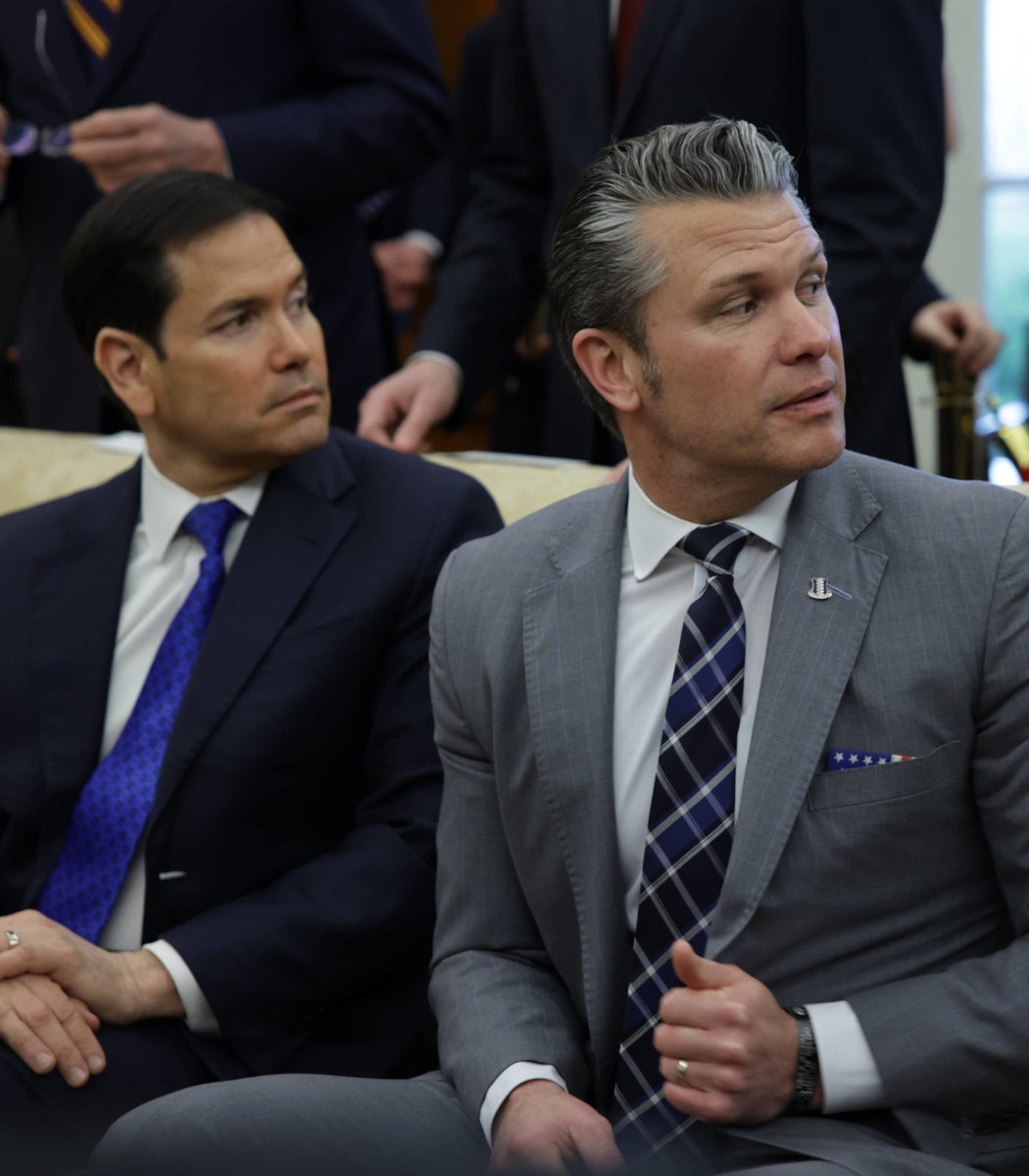 ๐
๐ข๐ฌ๐ญ๐จ๐ง ๐๐๐ก๐๐ฆ๐๐ ๐๐ ๐๐ข๐จ๐ง๐๐ข tweet media