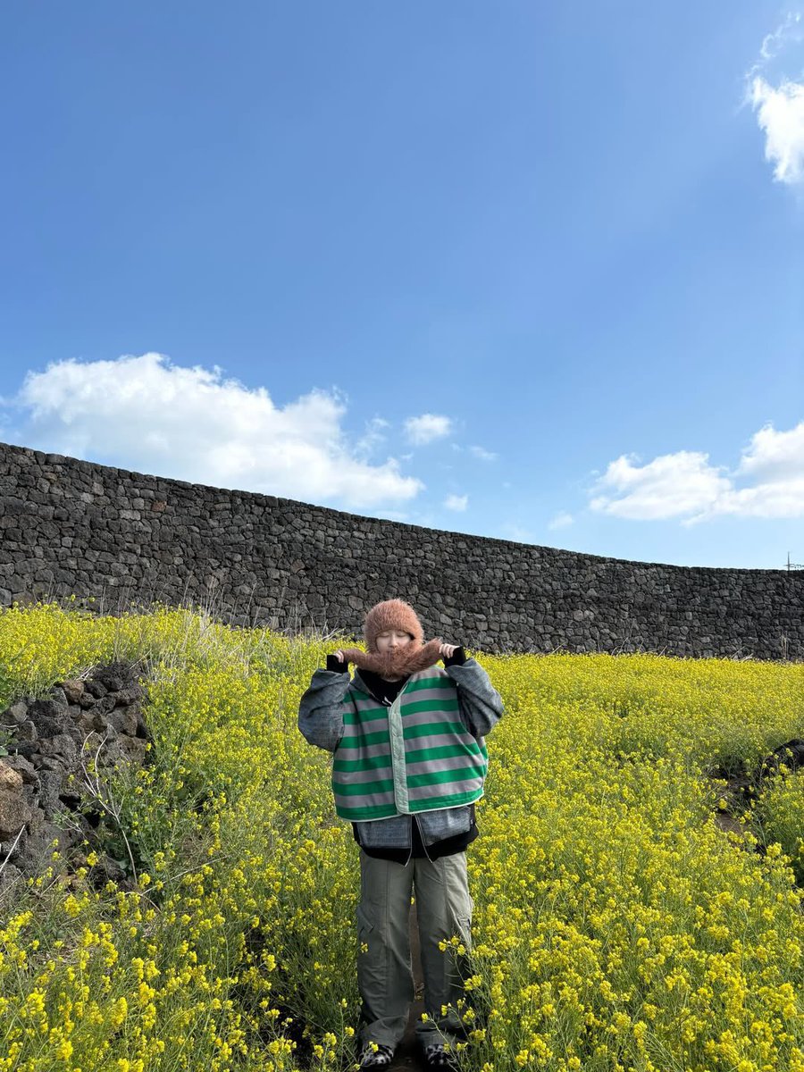 siyeonsm's tweet photo. There’s something beautiful in Jeju https://t.co/o2y2e6zUxP