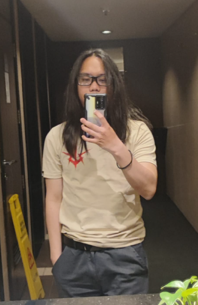 Luxarcegg's tweet photo. Late but here's my "me vs. my WuWa profile." https://t.co/HCrWoSKNAZ