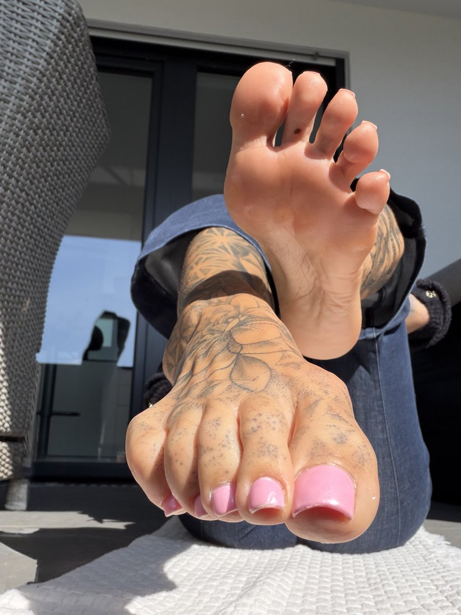 Lina Button tweet media