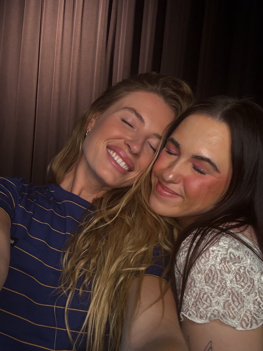 kay 💛 tweet media