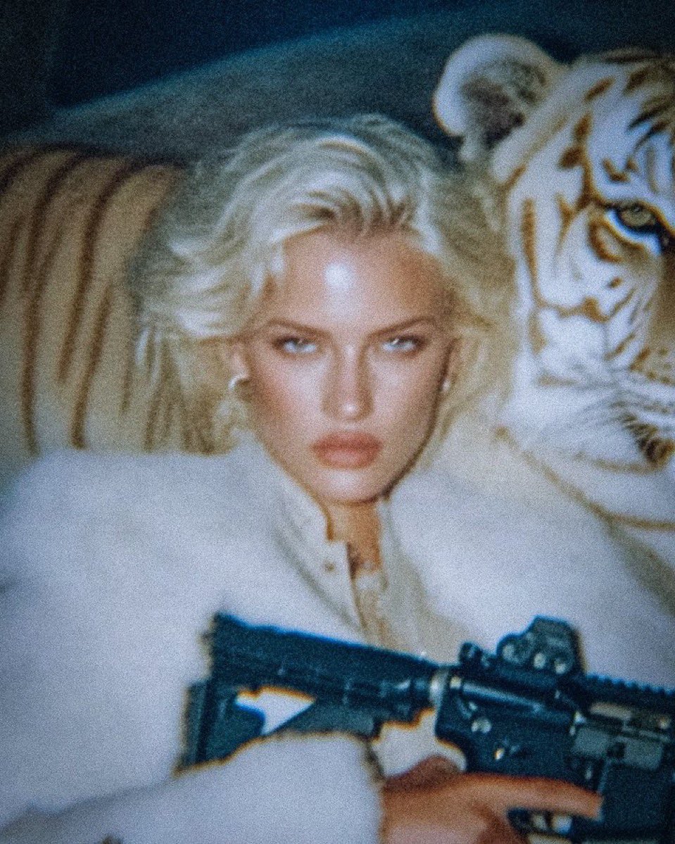 whitegirls⚪️ tweet media