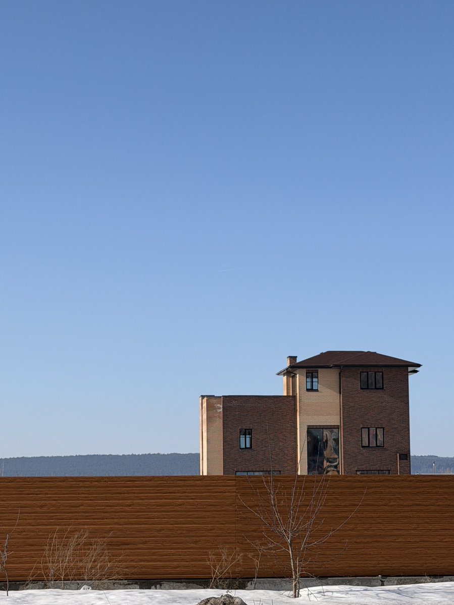 малышка на миллиард tweet media