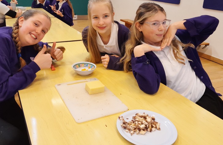 Peacehaven Heights Academy tweet media