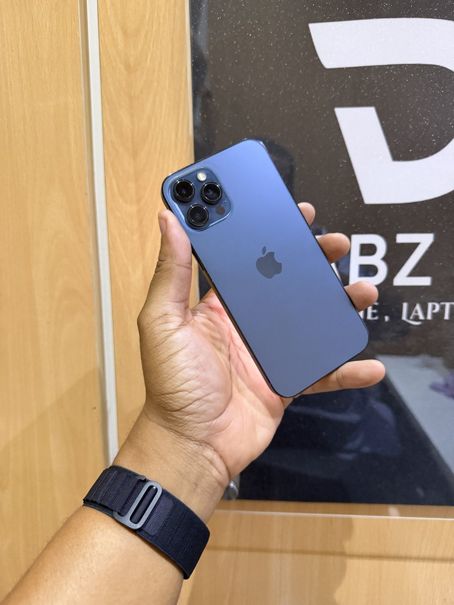 dabz_global's tweet photo. Deal‼️Clean iPhone 12 Pro Max 256gb with 72% battery capacity! Camera has been changed (original). Face ID and everything works great!!

Price: N310,000

Account: 8232100166 Dabz Global Biz Ven  Moniepoint 

Payment on deals are binding! We will not refund or repost, if you have “changed your mind”. We will refund/ come to an agreement according to your wish, if the description of what we posted is different from what you received.  Please be sure you want this before payment. RESPECT THE PROCESS‼️    

Nationwide Delivery 🚚📦