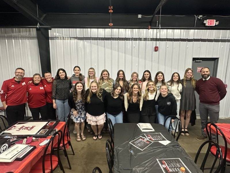 madisonladycubs's tweet image. 🏀 BANQUET 25-26🏀
The Lady Cubs celebrated this group of young ladies last night. Thank you to the Madison Fun Factory for accommodating us! These girls had a great year &amp;amp; the evening was highlighted by letters from our young Lady Cubs to our high school Lady Cubs. Go Lady Cubs!