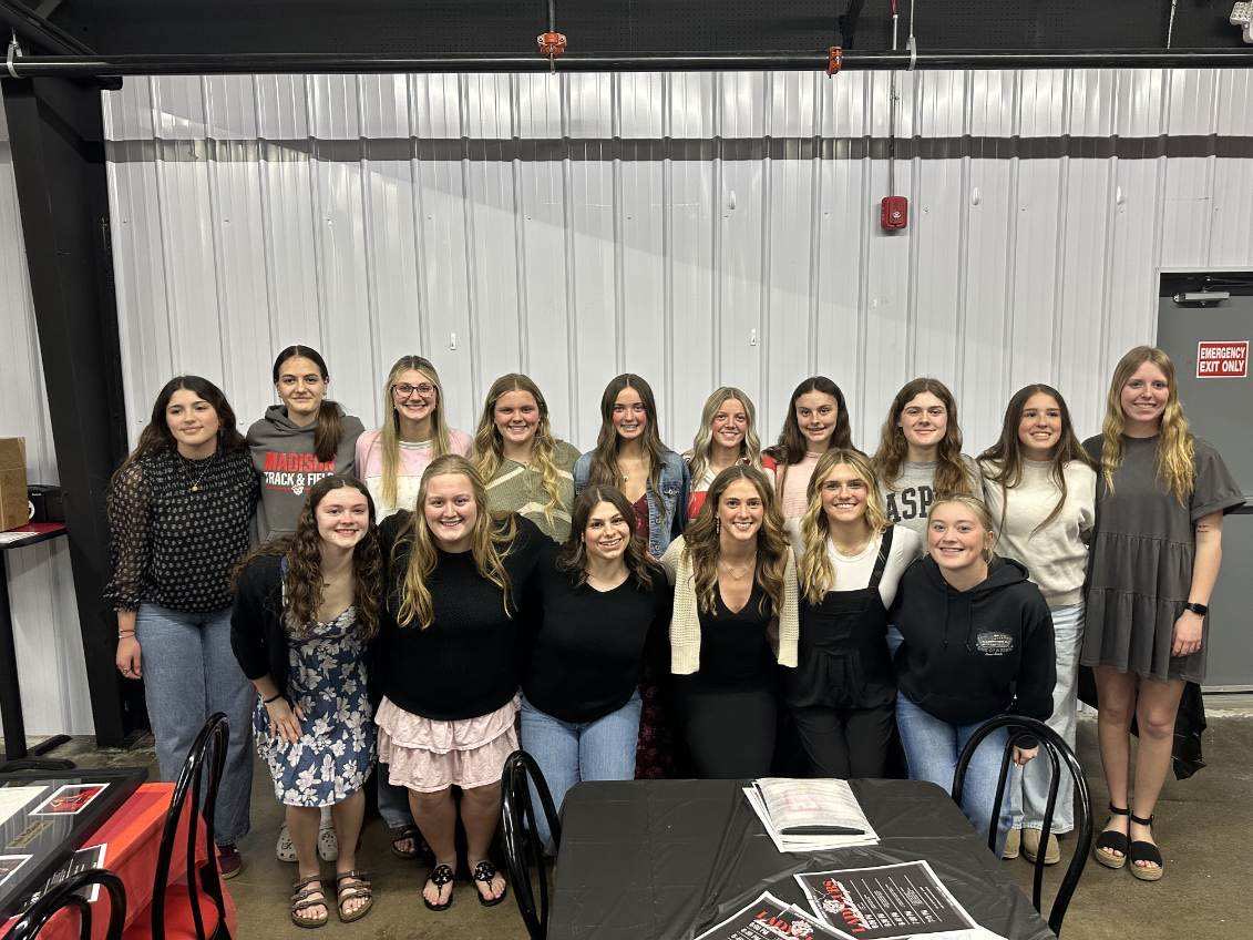 madisonladycubs's tweet image. 🏀 BANQUET 25-26🏀
The Lady Cubs celebrated this group of young ladies last night. Thank you to the Madison Fun Factory for accommodating us! These girls had a great year &amp;amp; the evening was highlighted by letters from our young Lady Cubs to our high school Lady Cubs. Go Lady Cubs!