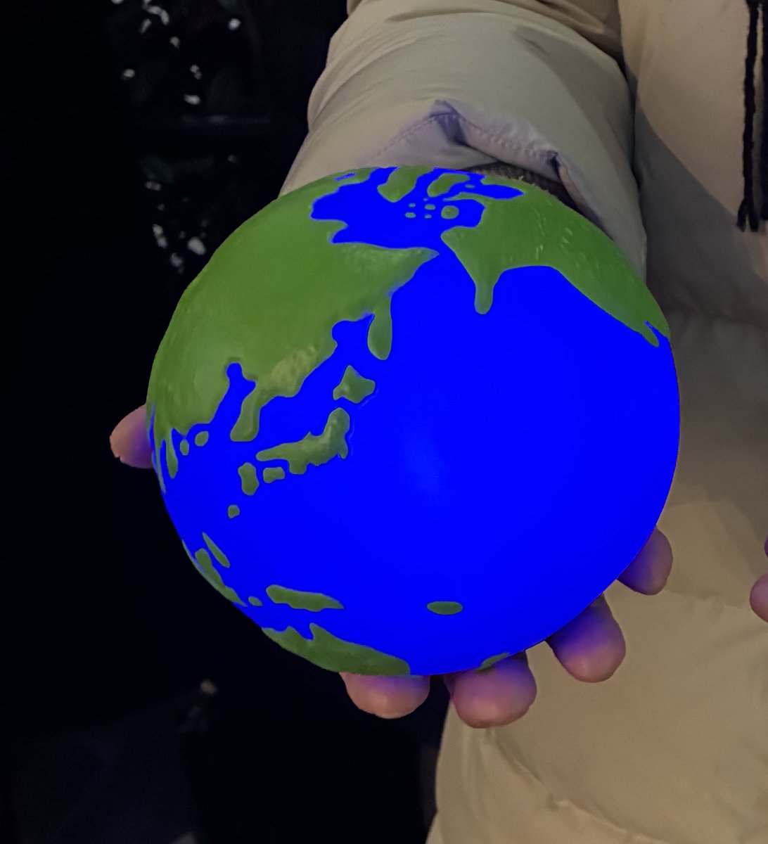 メロい tweet media