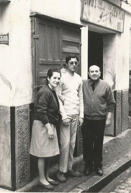 La mítica taberna de Gonzalo Molina, en la esquina entre Relator y Parras.