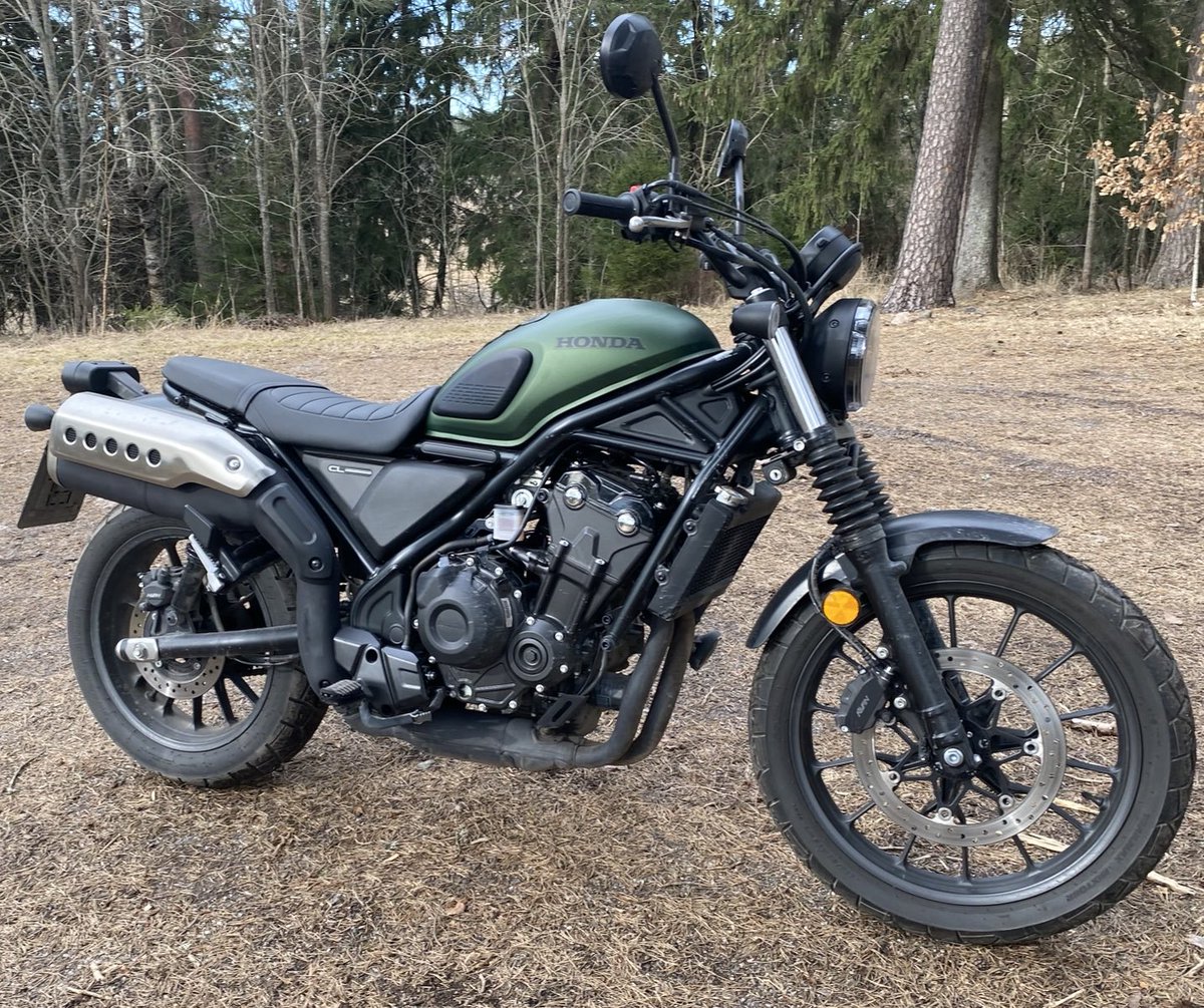 Tiedustelureissulla lähialueilla. Turku.