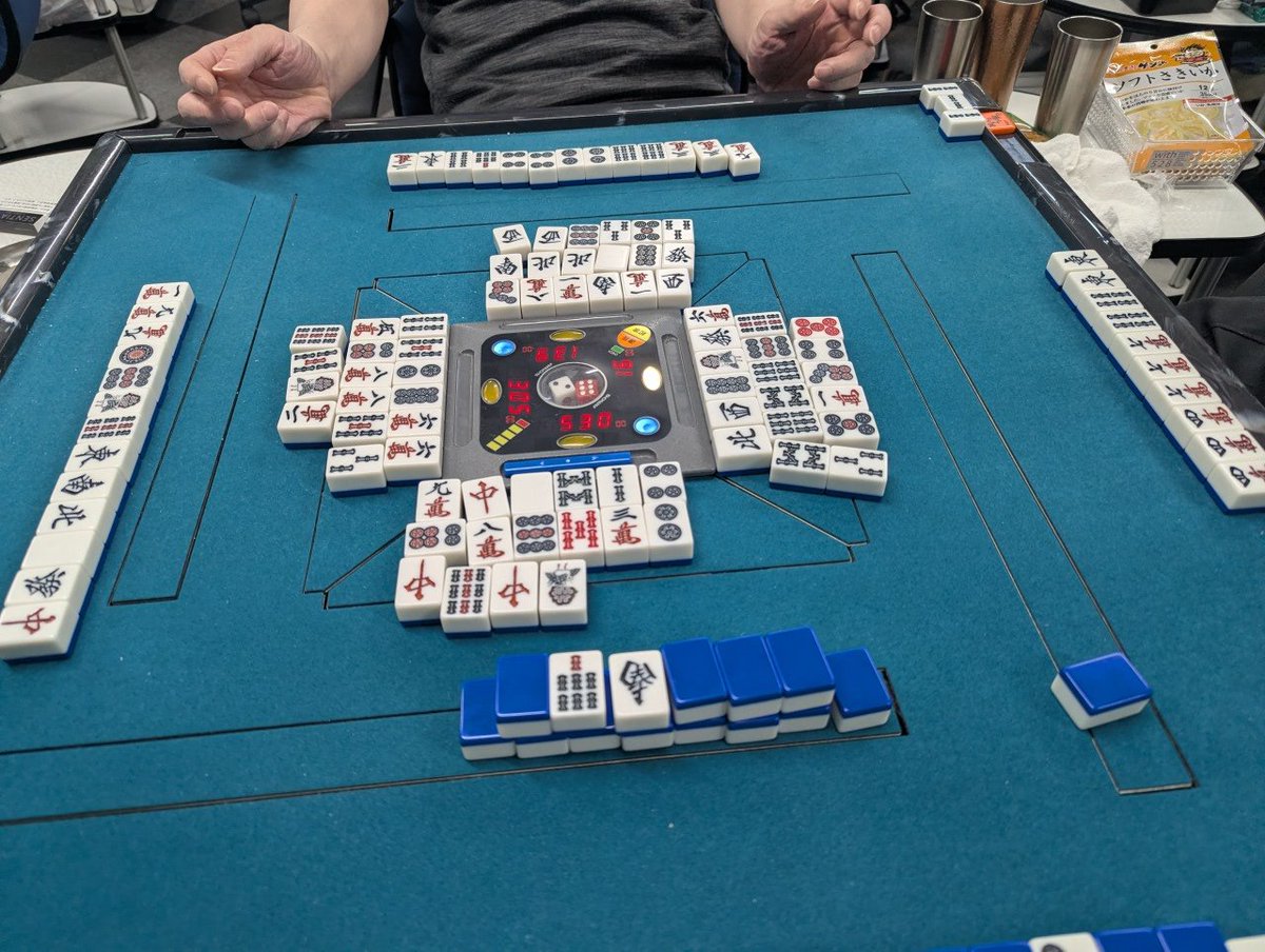 オニチャン tweet media