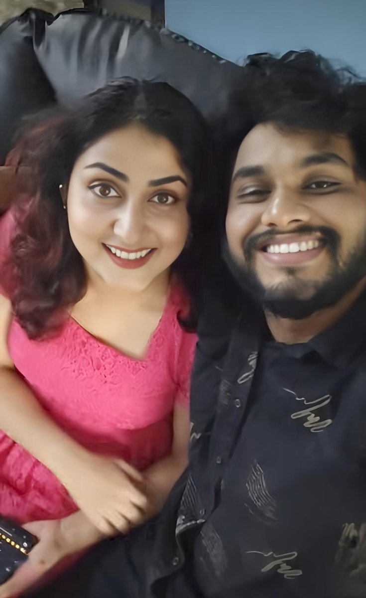 யாரு இவங்க? 

TL Full ஆ வந்துட்டு இருக்காங்க.