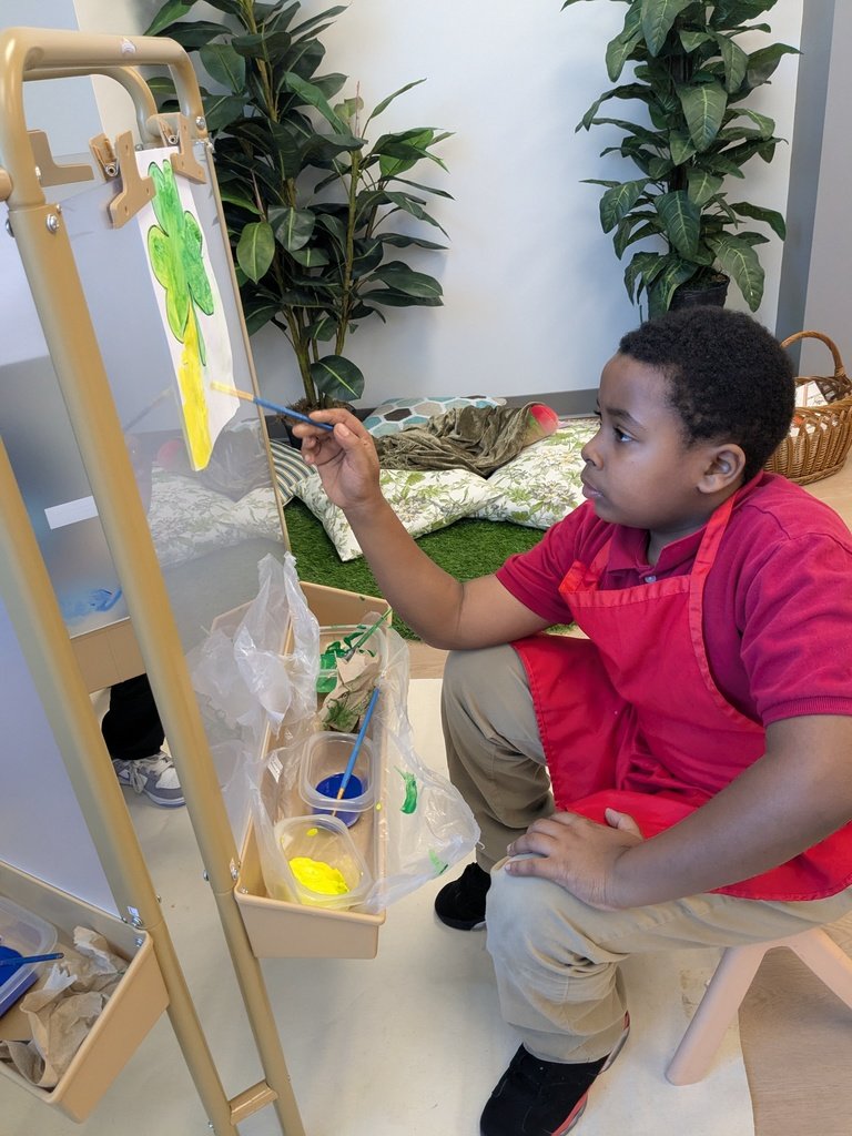 Venicereddevil's tweet photo. Check out our students in art class, PAINTING and CREATING!  Thanks, Ms. J, for making Art class a blast! https://t.co/m7OB2iEGJw