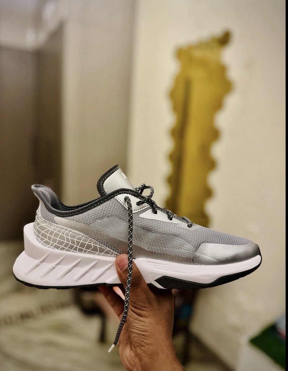 amanjain_z's tweet photo. @PUMA worth of Thousands of shoes turned out to be super poor in quality see the condition after 3-4 uses ! Portions from many sides coming out as if they were sticked using normal glue. 
Did not expected this from Puma! @pumacricket https://t.co/6ppM6wTdn9