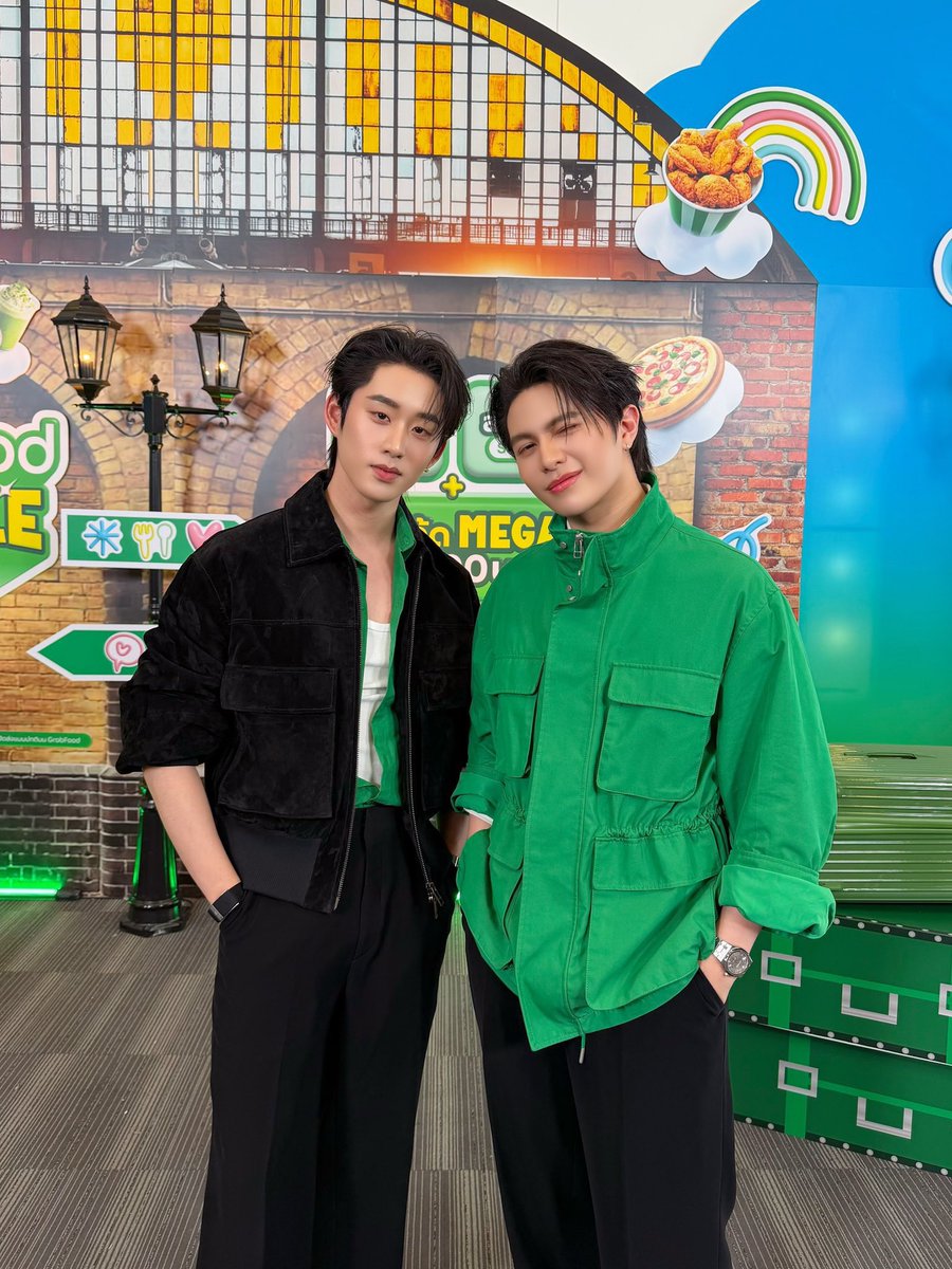 WEofficialTH's tweet photo. GF MEGA GALE X WILLIAMEST
#GrabFoodMegaGalexวิลเลี่ยมเอส
#WilliamEst #วิลเลี่ยมเอส
@Williamjkp1 @EstRvp 

ขอขอบคุณทาง @GrabTH  ที่พาน้องวิลเลี่ยมและน้องเอสมาสร้างเสียงหัวเราะ พร้อมกิจกรรมและเกมสนุก ๆ นวันนี้  แถมยังมอบส่วนลดและโปรโมชั่นดี ๆ จาก GrabFood ให้ทุก��นอีกด้วย 🍔🛵

วันนี้ทั้งน้องวิลเลี่ยมและน้องเอสเก่งมาก ๆ เลยนะครับ กลับบ้านพักผ่อน ชาร์จพลังให้เต็มที่ แล้วเจอกันใหม่โอกาสหน้านะครับ 💖 และที่สำคัญ ขอบคุณพี่เวสตี้ทุกคนที่มาร่วมเล่นแท็กเทรนด์ไปด้วยกัน 🙏🏼🫶🏻

#WEofficialTH