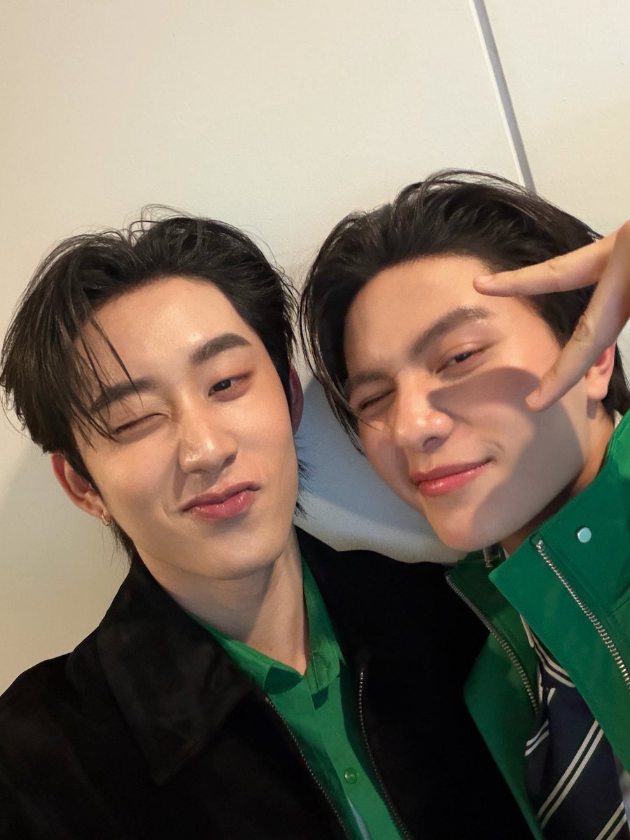 WEofficialTH's tweet photo. GF MEGA GALE X WILLIAMEST
#GrabFoodMegaGalexวิลเลี่ยมเอส
#WilliamEst #วิลเลี่ยมเอส
@Williamjkp1 @EstRvp 

ขอขอบคุณทาง @GrabTH  ที่พาน้องวิลเลี่ยมและน้องเอสมาสร้างเสียงหัวเราะ พร้อมกิจกรรมและเกมสนุก ๆ นวันนี้  แถมยังมอบส่วนลดและโปรโมชั่นดี ๆ จาก GrabFood ให้ทุก��นอีกด้วย 🍔🛵

วันนี้ทั้งน้องวิลเลี่ยมและน้องเอสเก่งมาก ๆ เลยนะครับ กลับบ้านพักผ่อน ชาร์จพลังให้เต็มที่ แล้วเจอกันใหม่โอกาสหน้านะครับ 💖 และที่สำคัญ ขอบคุณพี่เวสตี้ทุกคนที่มาร่วมเล่นแท็กเทรนด์ไปด้วยกัน 🙏🏼🫶🏻

#WEofficialTH