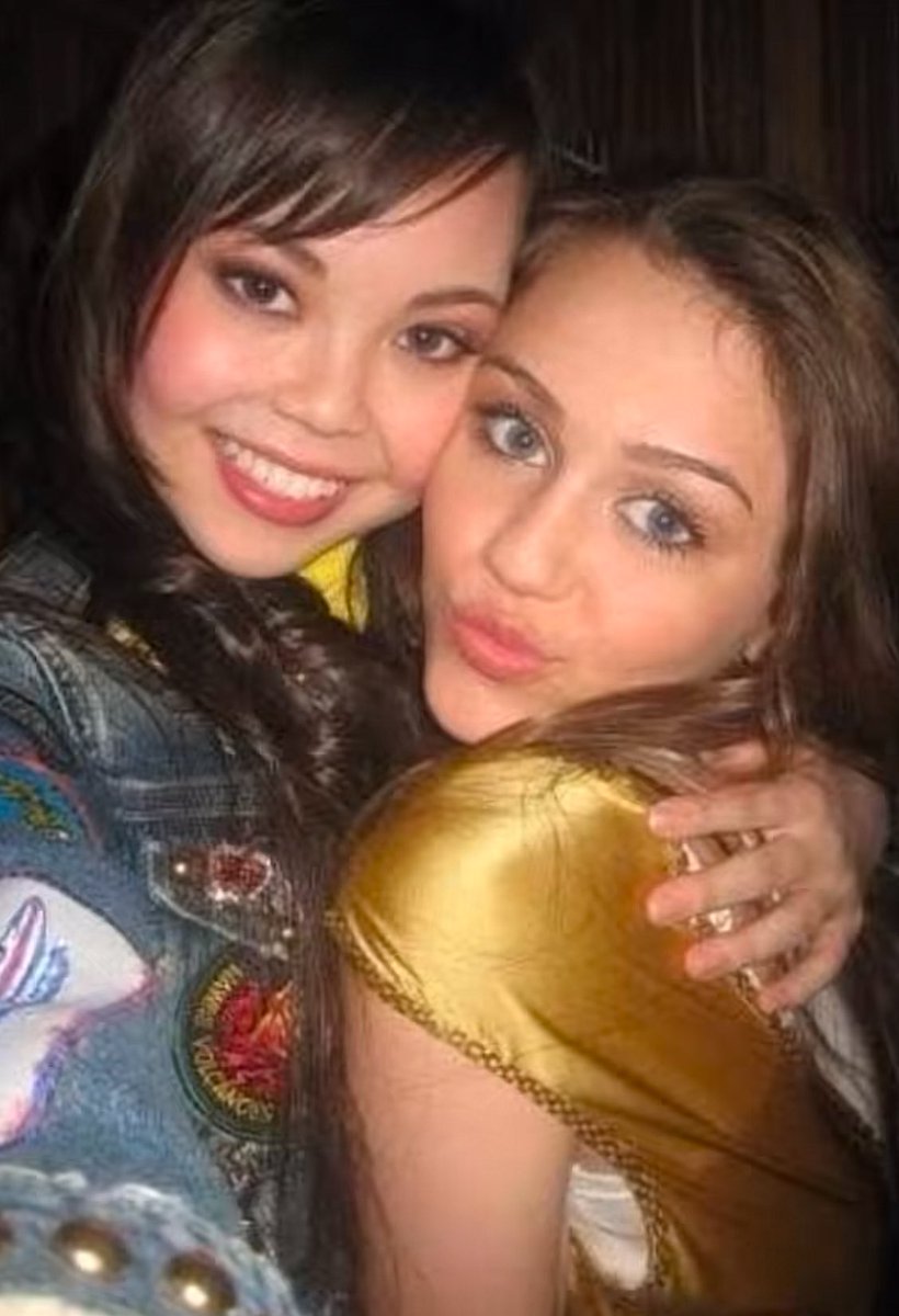 Hannah Montana World tweet media