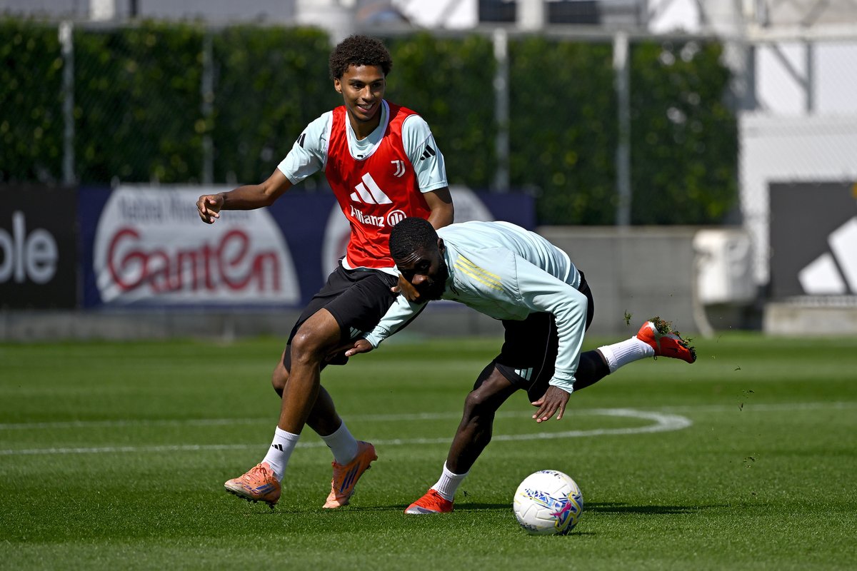 JuventusFC tweet media