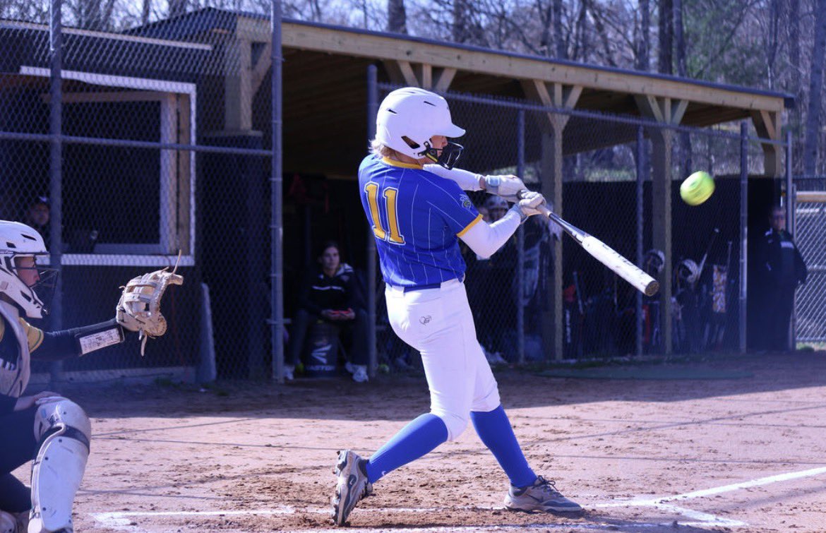 BHorton042712's tweet image. Bomb #3 of the season and the cherry on top was the double play! #GoalDigger #HardWorkPaysOff